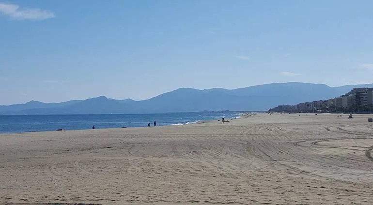 Canet Plage beach and boulevard