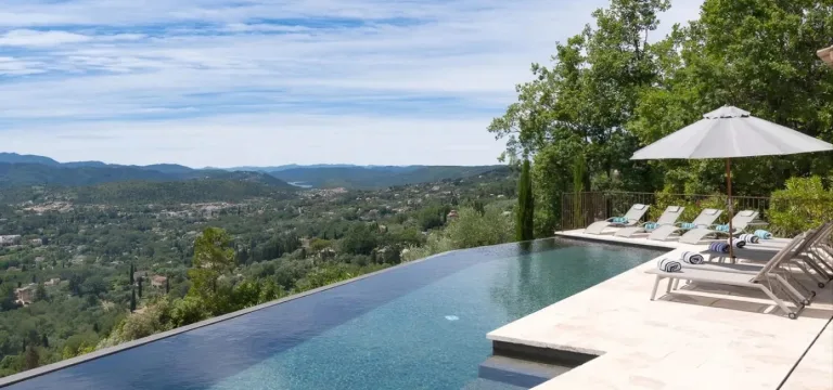 UP TO £500 OFF YOUR 2027 VILLA HOLIDAY