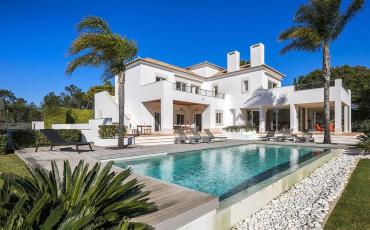 Luxury 4 bedroom holiday villa with private pool in Algarve Portugal (PORTU103PV)