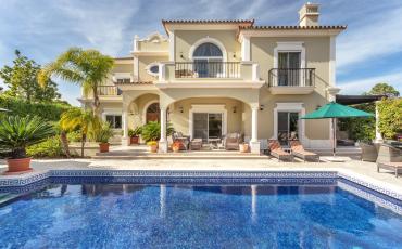 Luxury 4 bedroom holiday villa with private pool in Algarve Portugal (PORTU107PV)