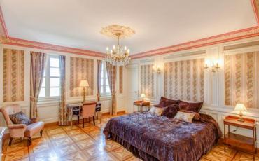 GRAS103OL - Palatial chateau just outside lovely town of Grasse. Sleeps 14, 7 bedrooms