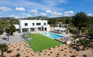 Luxury 7 bedroom holiday villa with private pool in Ibiza Spain (PV75)