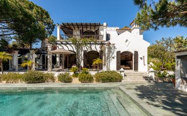Luxury 5 bedroom holiday villa with private pool in Algarve Portugal (PV1272)