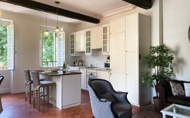 Exceptional 3 bedroom townhouse with aircon in prime location in the centre of Pezenas (PEZ148)