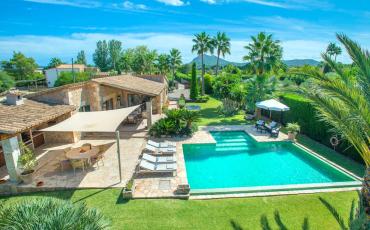 Luxury 2 bedroom holiday villa with private pool in Mallorca Spain (PV221)