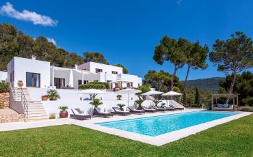 Luxury 6 bedroom holiday villa with private pool in Ibiza Spain (PV1300)