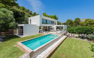 Luxury 3 bedroom holiday villa with private pool in Mallorca Spain (PV1422)