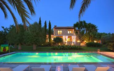 Luxury 4 bedroom holiday villa with private pool in Mallorca Spain (PV1459)