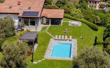 Luxury 5 bedroom holiday villa with private pool in Italian Lakes Italy (PV1929)