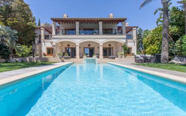 Luxury 4 bedroom holiday villa with private pool in Mallorca Spain (PV1601)