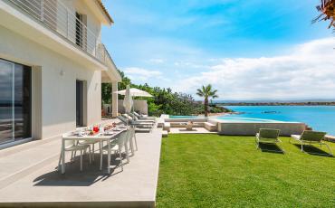 Luxury 4 bedroom holiday villa with private pool in Sicily Italy (PV1813)