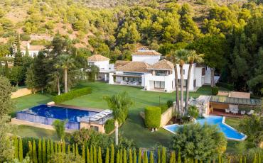 Luxury 6 bedroom holiday villa with private pool in Costa del Sol Spain (PV2491)