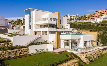 Luxury 8 bedroom holiday villa with private pool in Costa del Sol Spain (PV2727)
