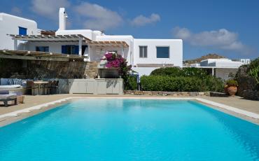 Luxury 6 bedroom holiday villa with private pool in Mykonos Greece (PV2752)