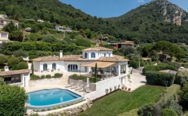 Luxury 6 bedroom holiday villa with private pool in Cote d'Azur France (PV2863)