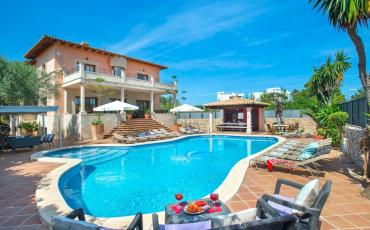 Luxury 6 bedroom holiday villa with private pool in Mallorca Spain (PV754)