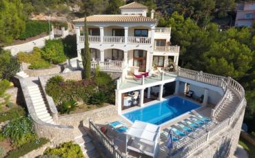Luxury 5 bedroom holiday villa with private pool in Mallorca Spain (PV2487)