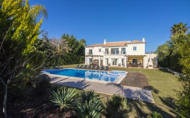 Luxury 5 bedroom holiday villa with private pool in Algarve Portugal (PV477)