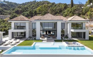Luxury 7 bedroom holiday villa with private pool in Costa del Sol Spain (PV2981)