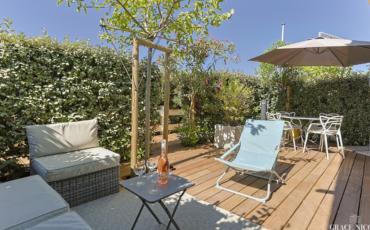 Garden Flat set right on the Beach near Montpellier. Sleeps 4, 1 bedroom (MONT112GN)
