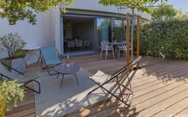 Apartment with Garden and Direct Access to Beach. Sleeps 6, 2 bedrooms (MONT111GN)