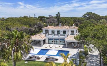 Luxury 6 bedroom holiday villa with private pool in Algarve Portugal (PV2999)