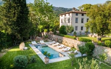 Luxury 11 bedroom holiday villa with private pool in Tuscany Italy (PV3007)