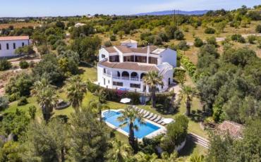 Luxury 9 bedroom holiday villa with private pool in Sagres Portugal (PV983-2)