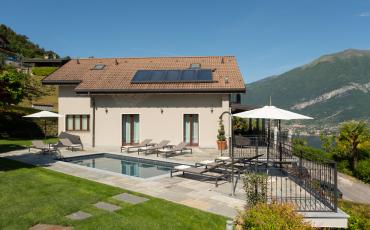 Luxury 4 bedroom holiday villa with private pool in Italian Lakes Italy (PV1002-2)