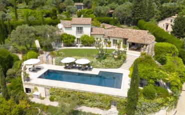 Luxury 5 bedroom holiday villa with private pool in Cote d'Azur France (PV3019)