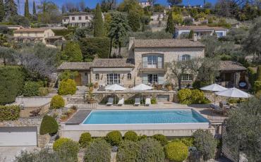 Luxury 4 bedroom holiday villa with private pool in Cote d'Azur France (PV3026)