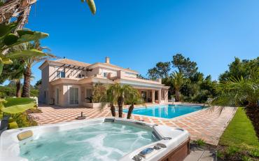 Luxury 6 bedroom holiday villa with private pool in Algarve Portugal (PV3027)