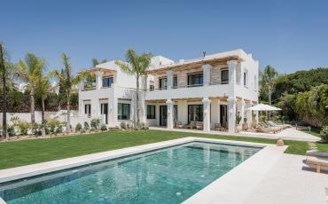 Luxury 6 bedroom holiday villa with private pool in Costa del Sol Spain (PV3033)