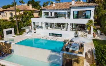 Luxury 5 bedroom holiday villa with private pool in Costa del Sol Spain (PV3034)