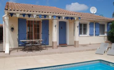 Lovely family villa located in Sauvian, only 8km from the beach, walking to village with 4 bedrooms and private pool. Sleeps 6. (SAUV103)