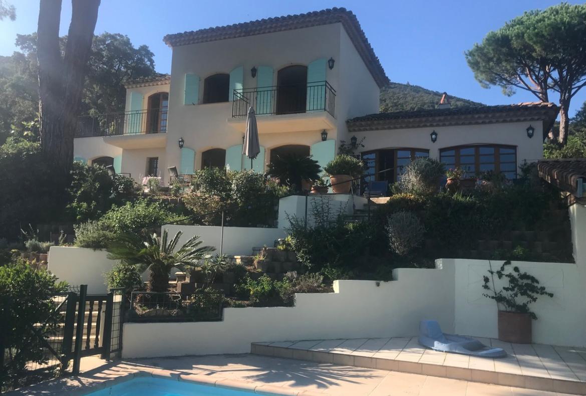 Luxury Villa with Stunning Sea Views. 5 bedrooms. Sleeps 10 (LCV113)