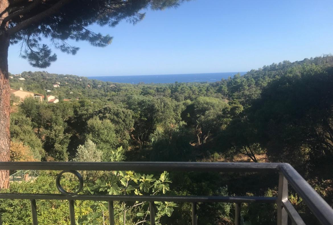 Luxury Villa with Stunning Sea Views. 5 bedrooms. Sleeps 10 (LCV113)