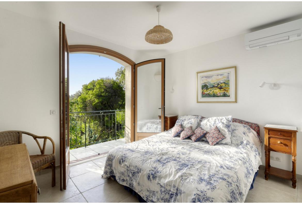 Luxury Villa with Stunning Sea Views. 5 bedrooms. Sleeps 10 (LCV113)