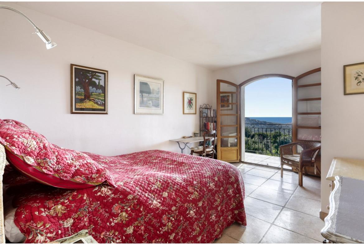 Luxury Villa with Stunning Sea Views. 5 bedrooms. Sleeps 10 (LCV113)