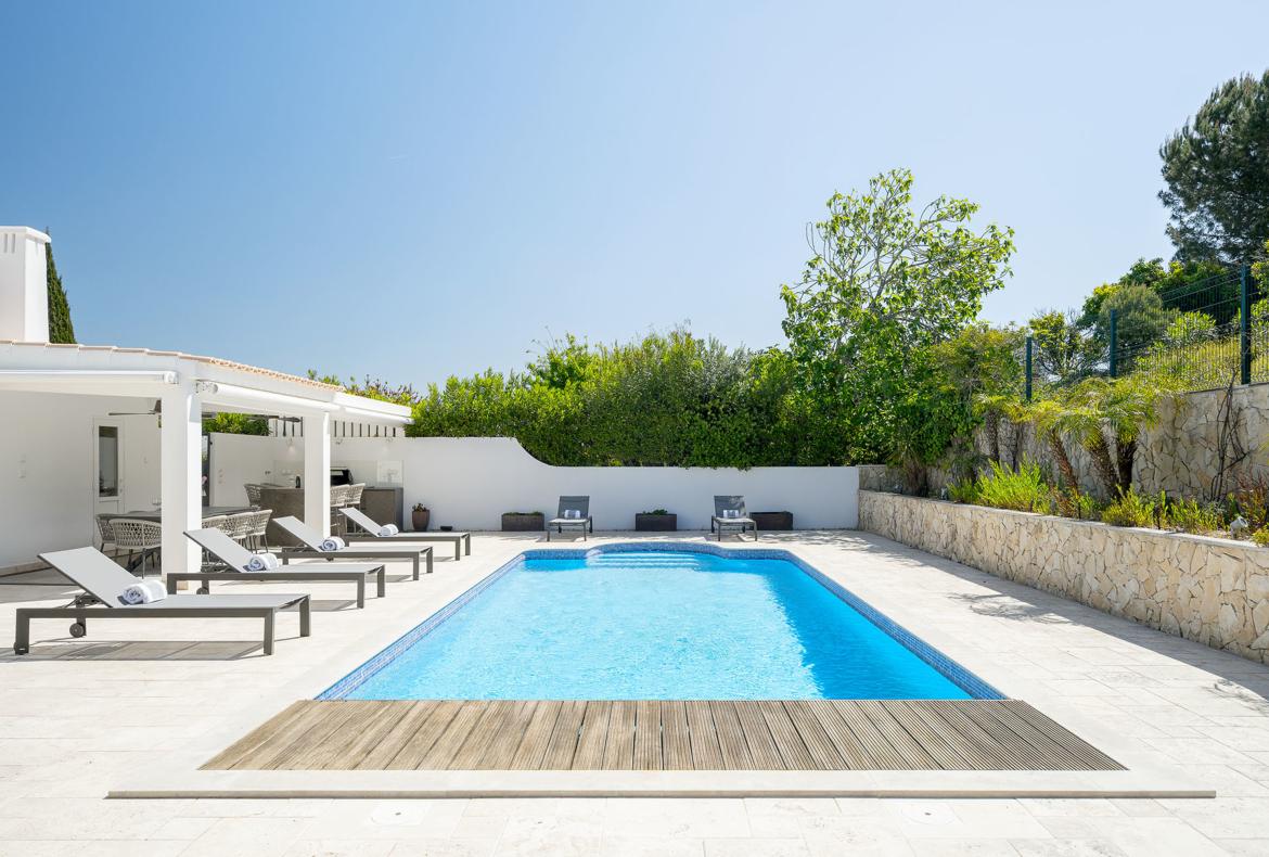 Luxury 3 bedroom holiday villa with private pool in Algarve Portugal (PV2862)