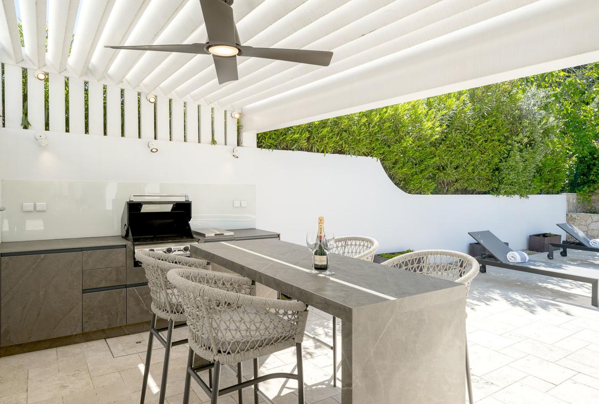 Luxury 3 bedroom holiday villa with private pool in Algarve Portugal (PV2862)