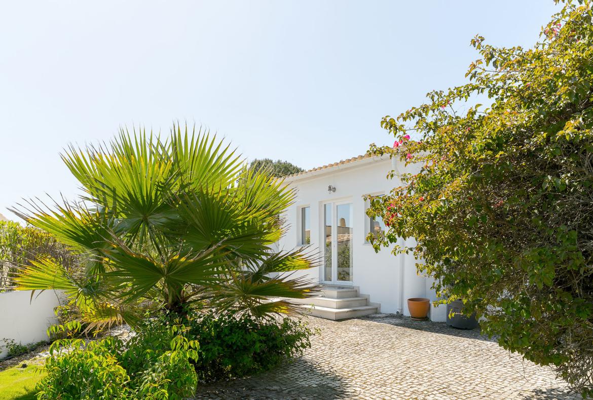 Luxury 3 bedroom holiday villa with private pool in Algarve Portugal (PV2862)