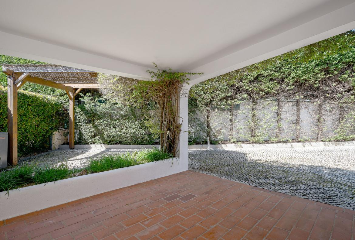 Luxury 3 bedroom holiday villa with private pool in Algarve Portugal (PV2862)