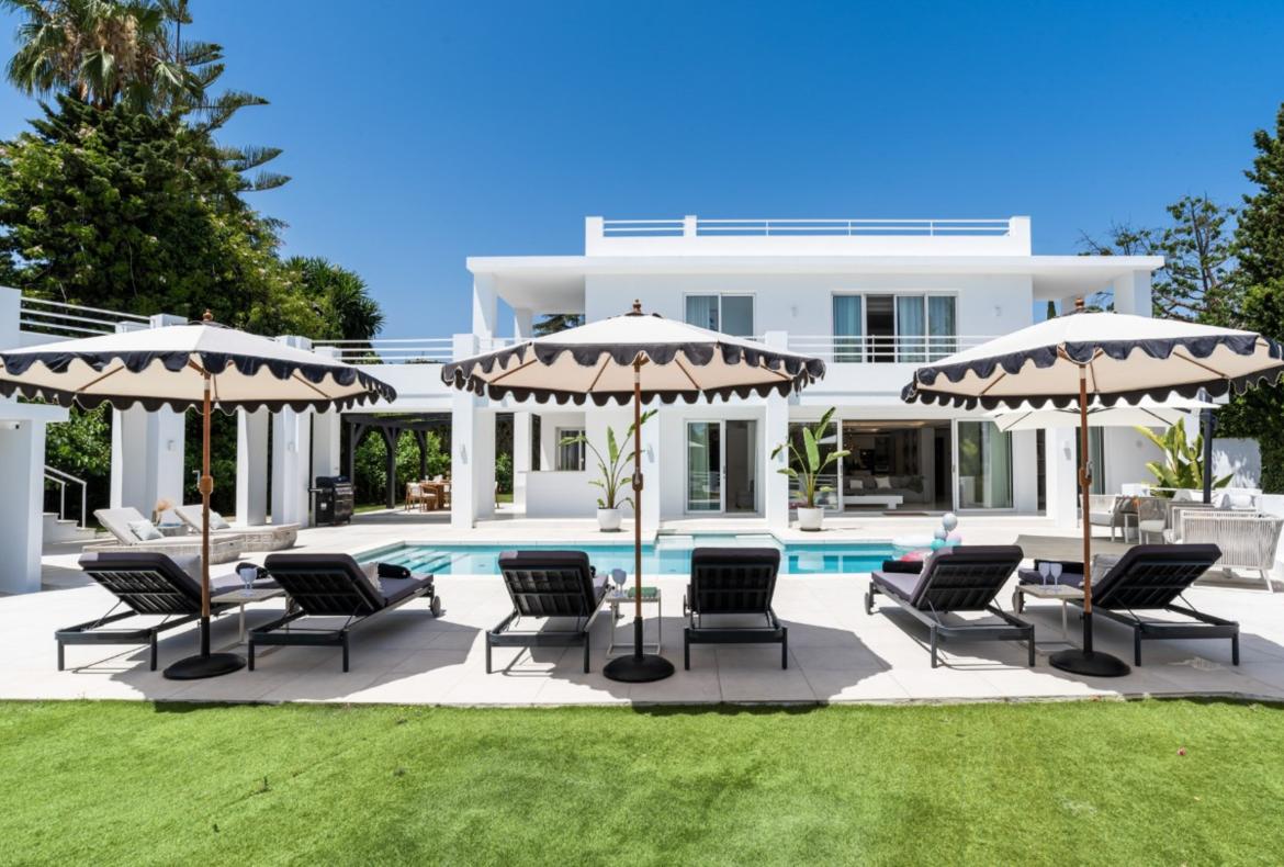 Luxury 6 bedroom holiday villa with private pool in Costa del Sol Spain (PV2984)