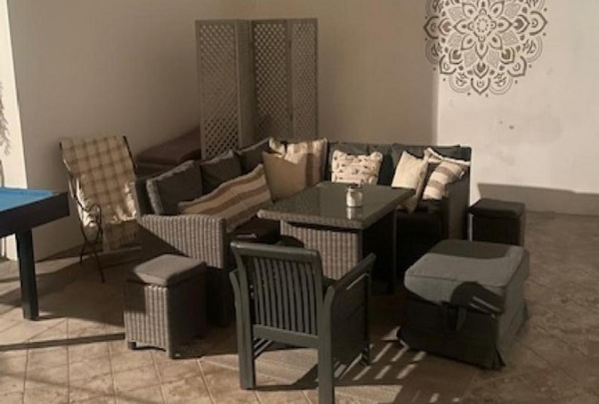 House in Cruzy with Private Pool, Internet and Aircon. Sleeps 8-10. (CRU104)