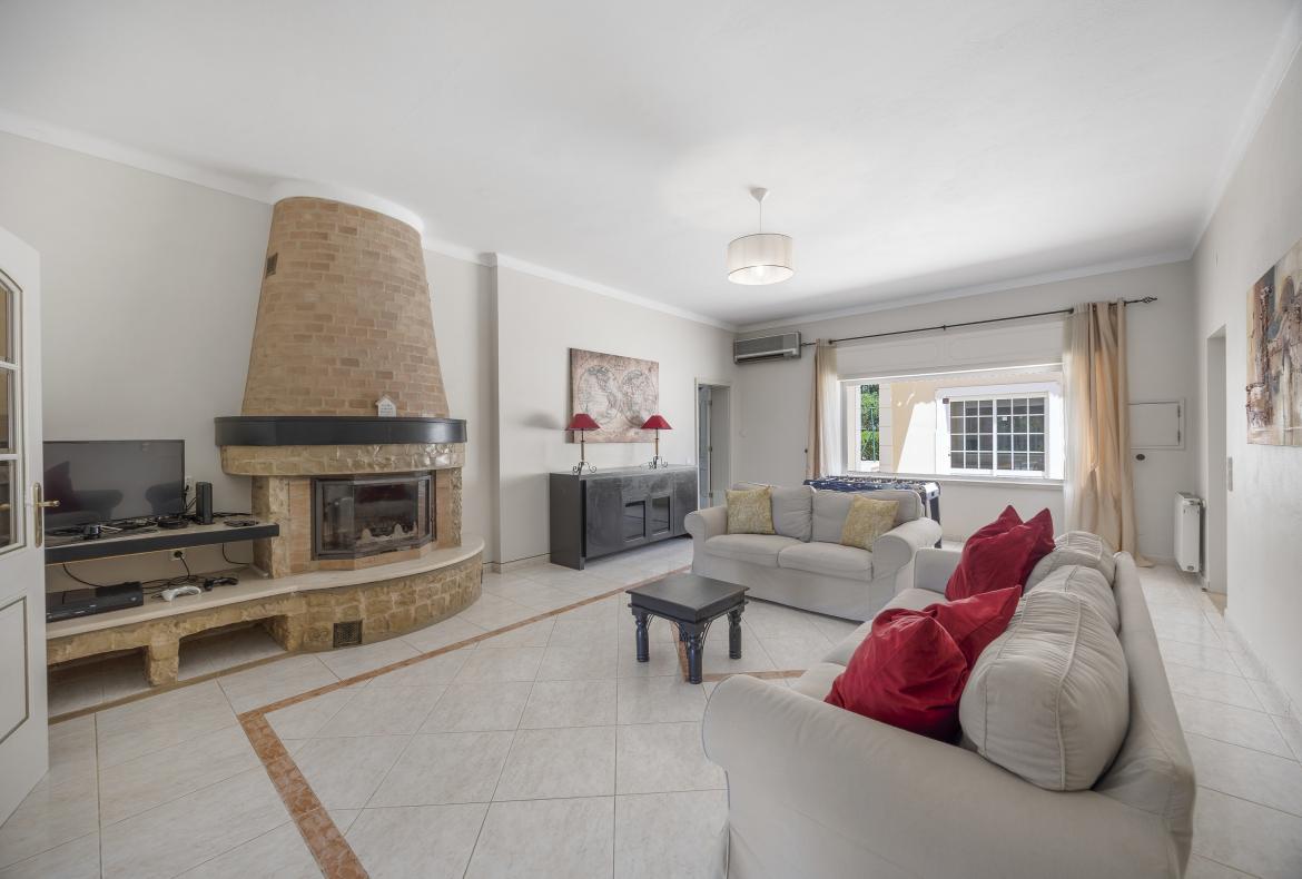 Luxury 8 bedroom holiday villa with private pool in Algarve Portugal (PV1738)