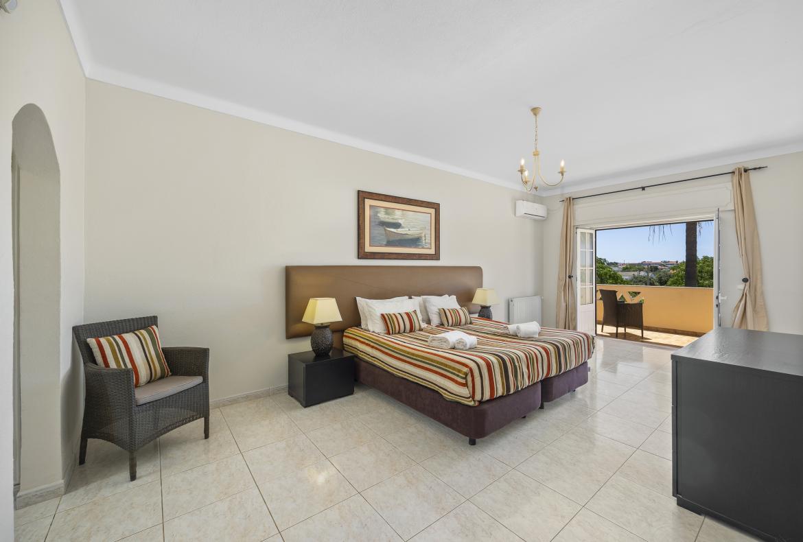 Luxury 8 bedroom holiday villa with private pool in Algarve Portugal (PV1738)