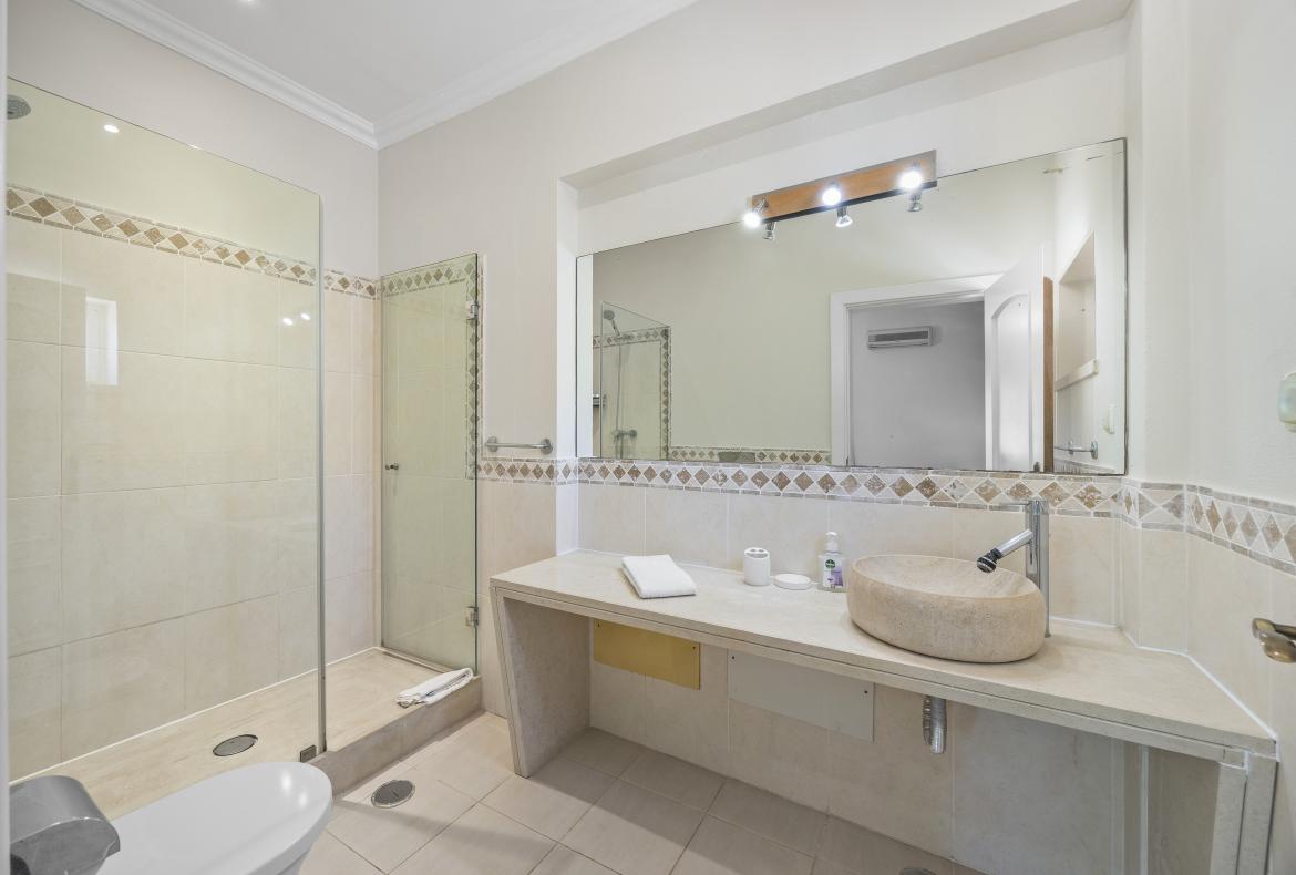 Luxury 8 bedroom holiday villa with private pool in Algarve Portugal (PV1738)