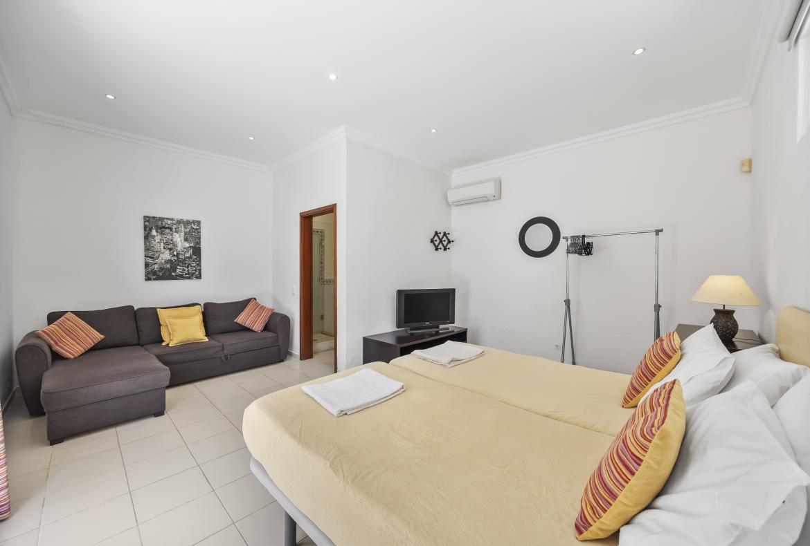 Luxury 8 bedroom holiday villa with private pool in Algarve Portugal (PV1738)