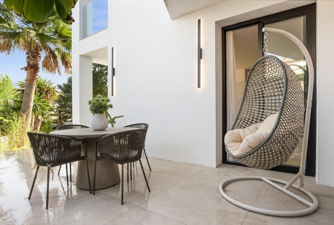 Luxury 5 bedroom holiday villa with private pool in Costa del Sol Spain (PV2990)